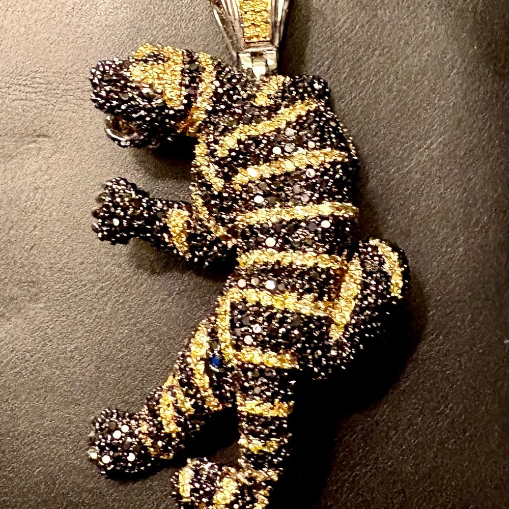 Diamond Gila Monster Made in Italian Silver and natural black yellow diamonds